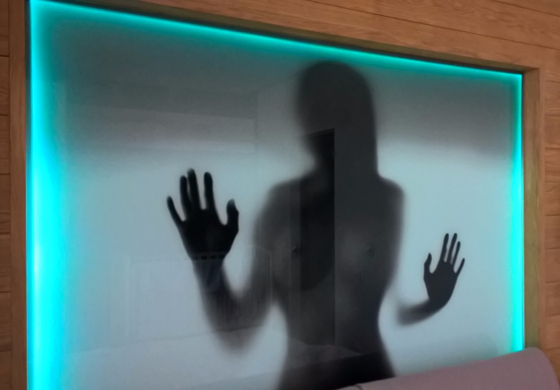 Панно з підсвічуванням в спальню